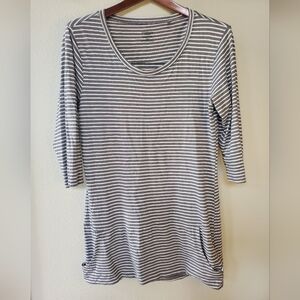 Toad&co Womens Gray/white striped tunic top. 3/4 length sleeves. Oversized. Size